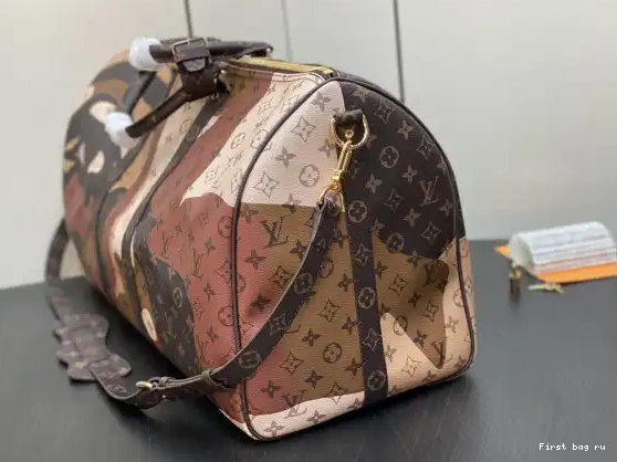 Frstbag ru VUITTON LOUIS BANDOULIÈRE KEEPALL 45  0611